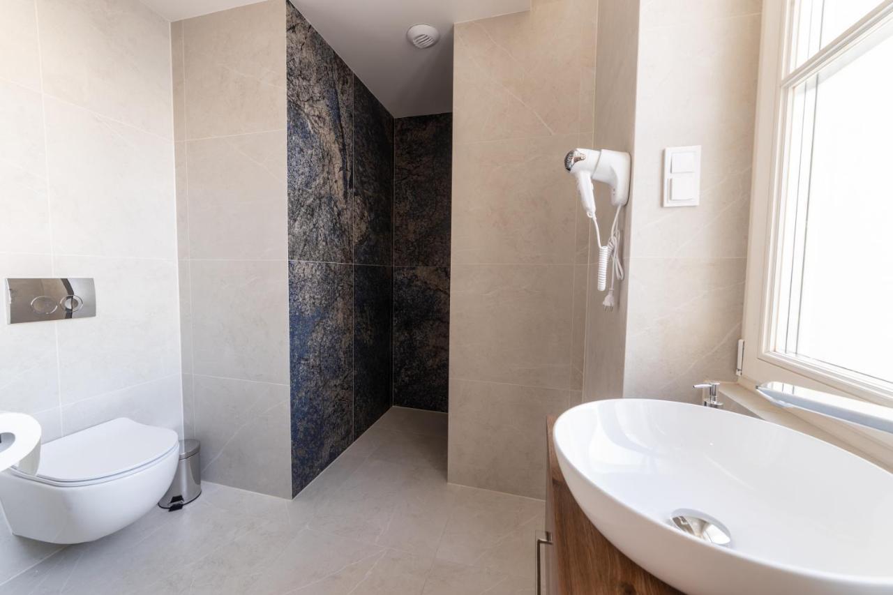 Milu Apartments Sebastiana Krakow Bagian luar foto